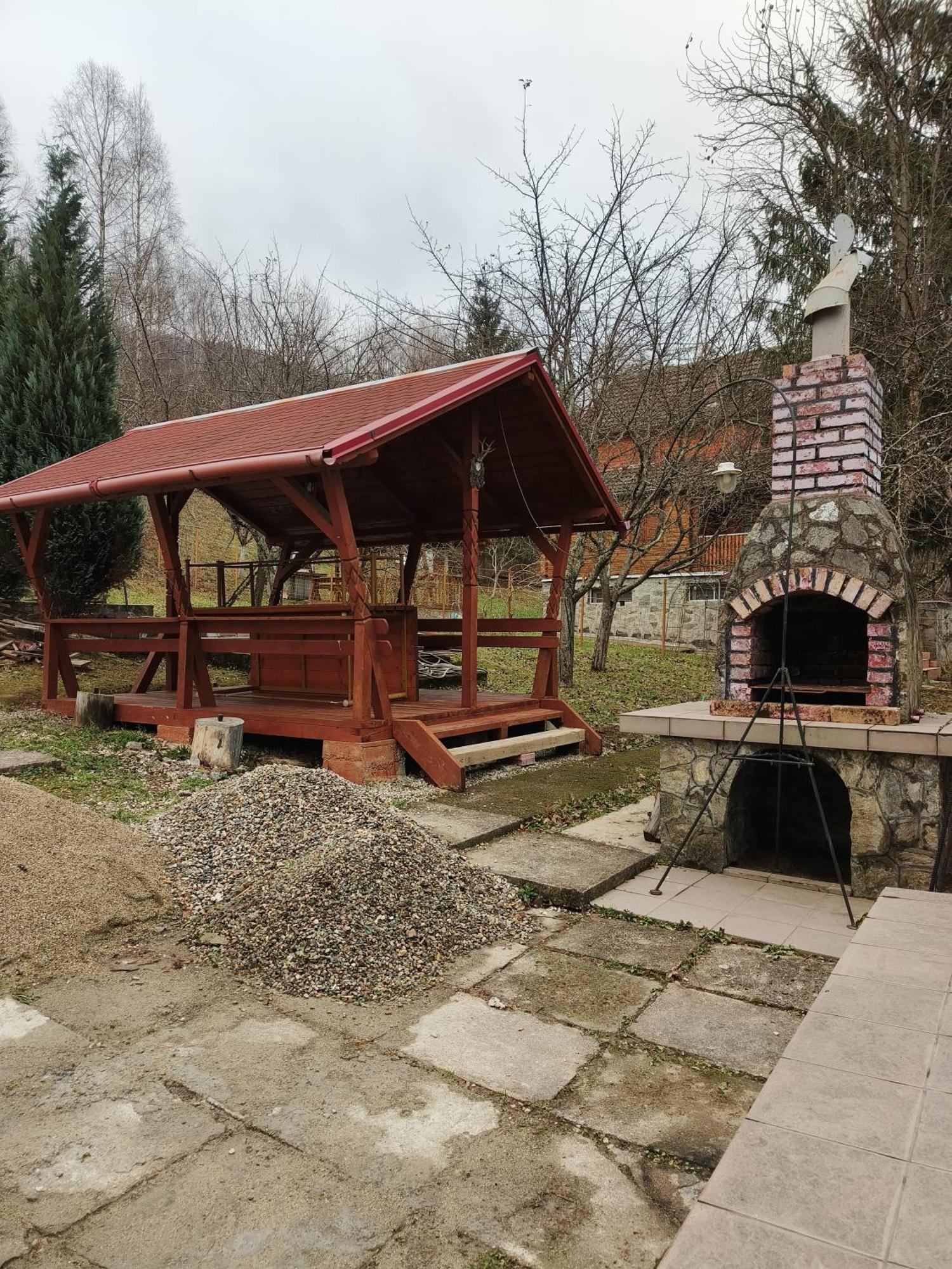 Casa Dintre Meri Пояна-Мэрулуй Экстерьер фото