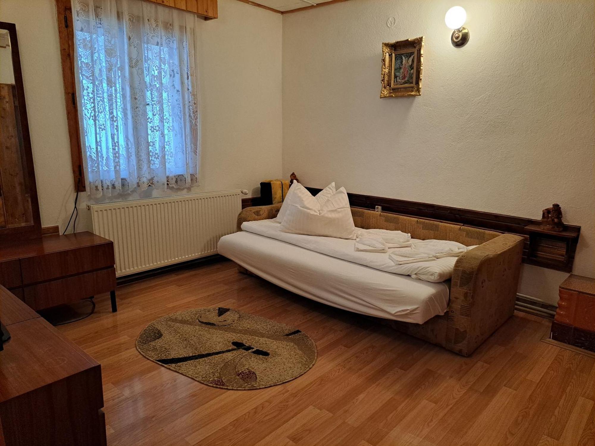 Casa Dintre Meri Пояна-Мэрулуй Экстерьер фото