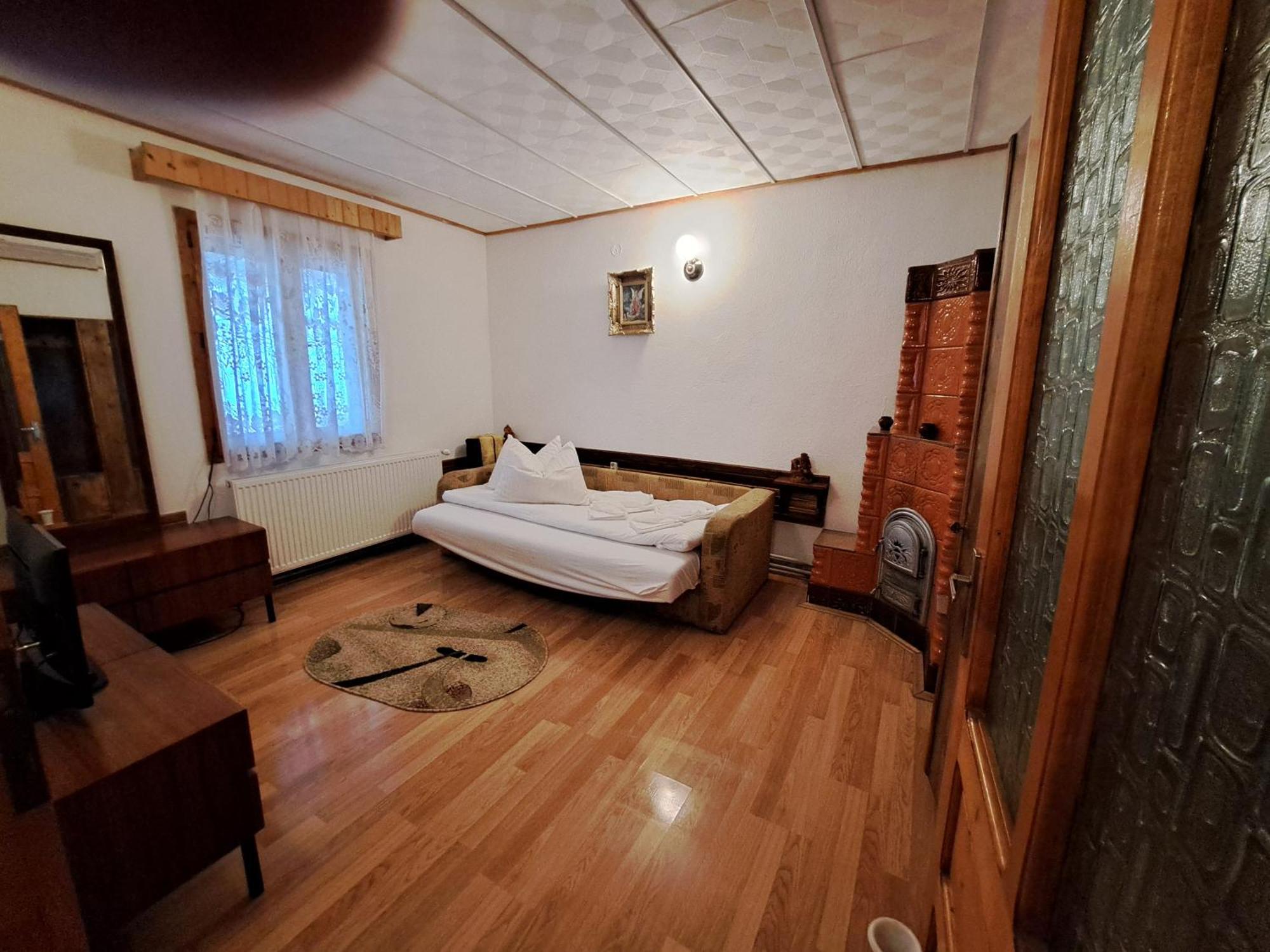 Casa Dintre Meri Пояна-Мэрулуй Экстерьер фото
