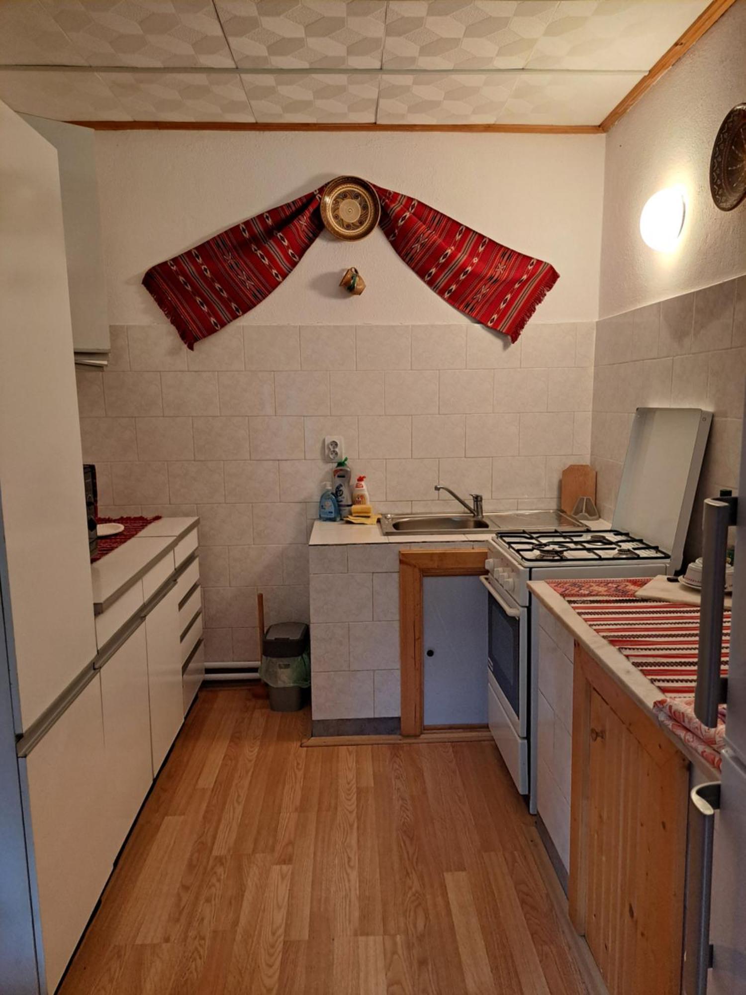 Casa Dintre Meri Пояна-Мэрулуй Экстерьер фото